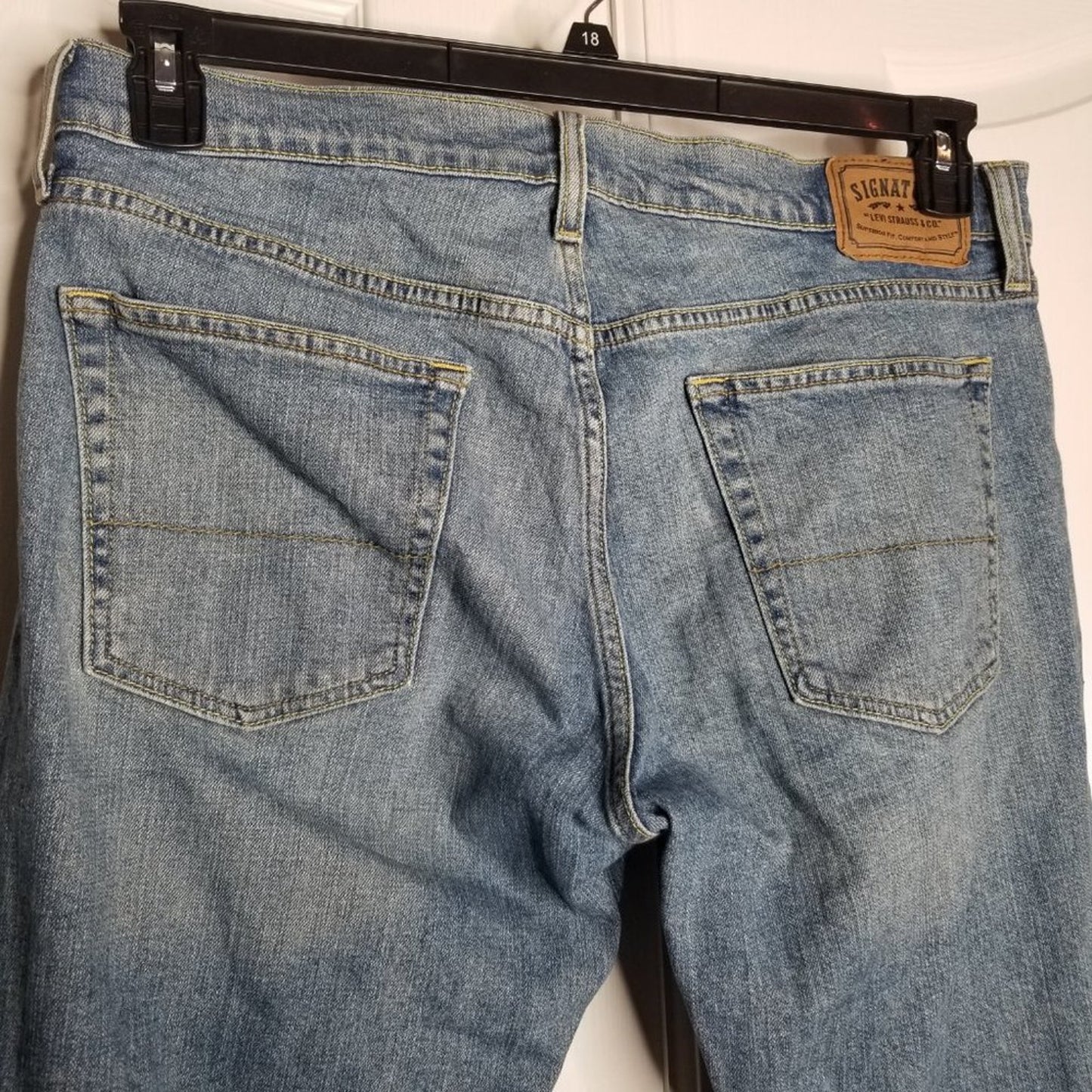 Signature by Levi Strauss & Co. Slim Straight Jeans Mid Rise Light Wash Sz 36x30