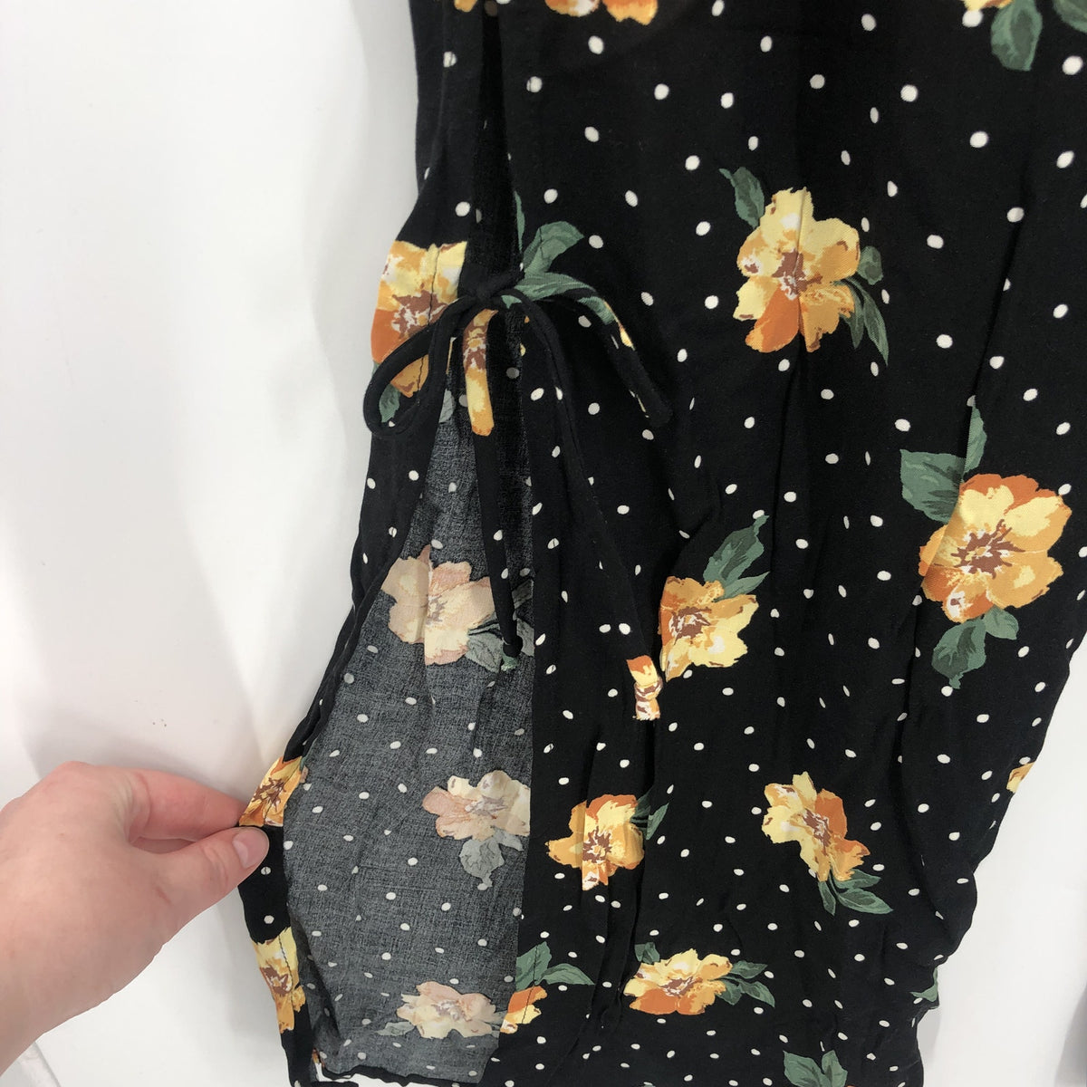 Bebop NWT Floral Side Slit Hem Lace Up Soft Pants High Rise Pull On medium