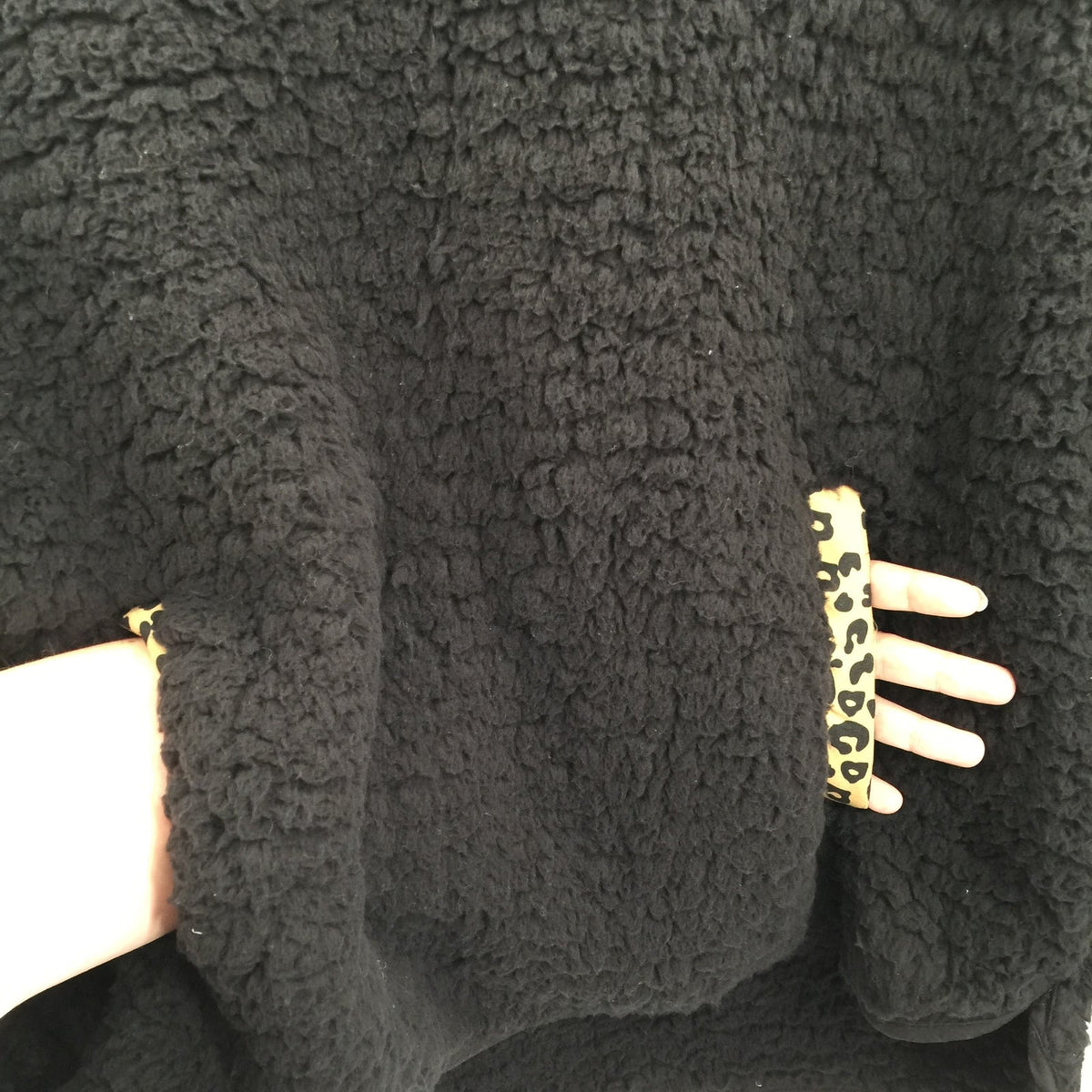 Thread & Supply Kangaroo Pouch Cozy Fleece Pullover 1/2 Zip Jacket Black/Leopard