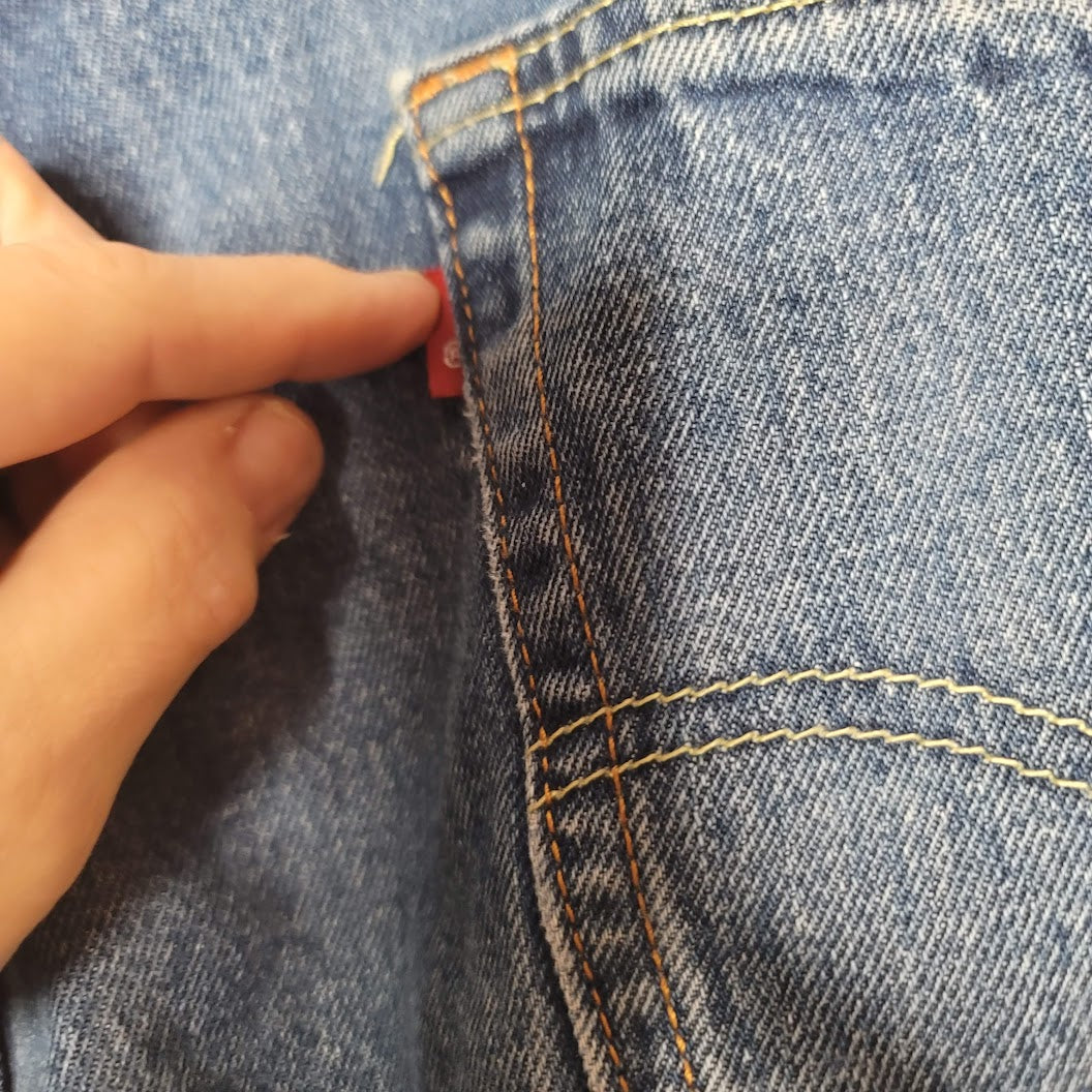 Vintage Levis blue Jeans Denim 550 size 36 Length 32 Preowned