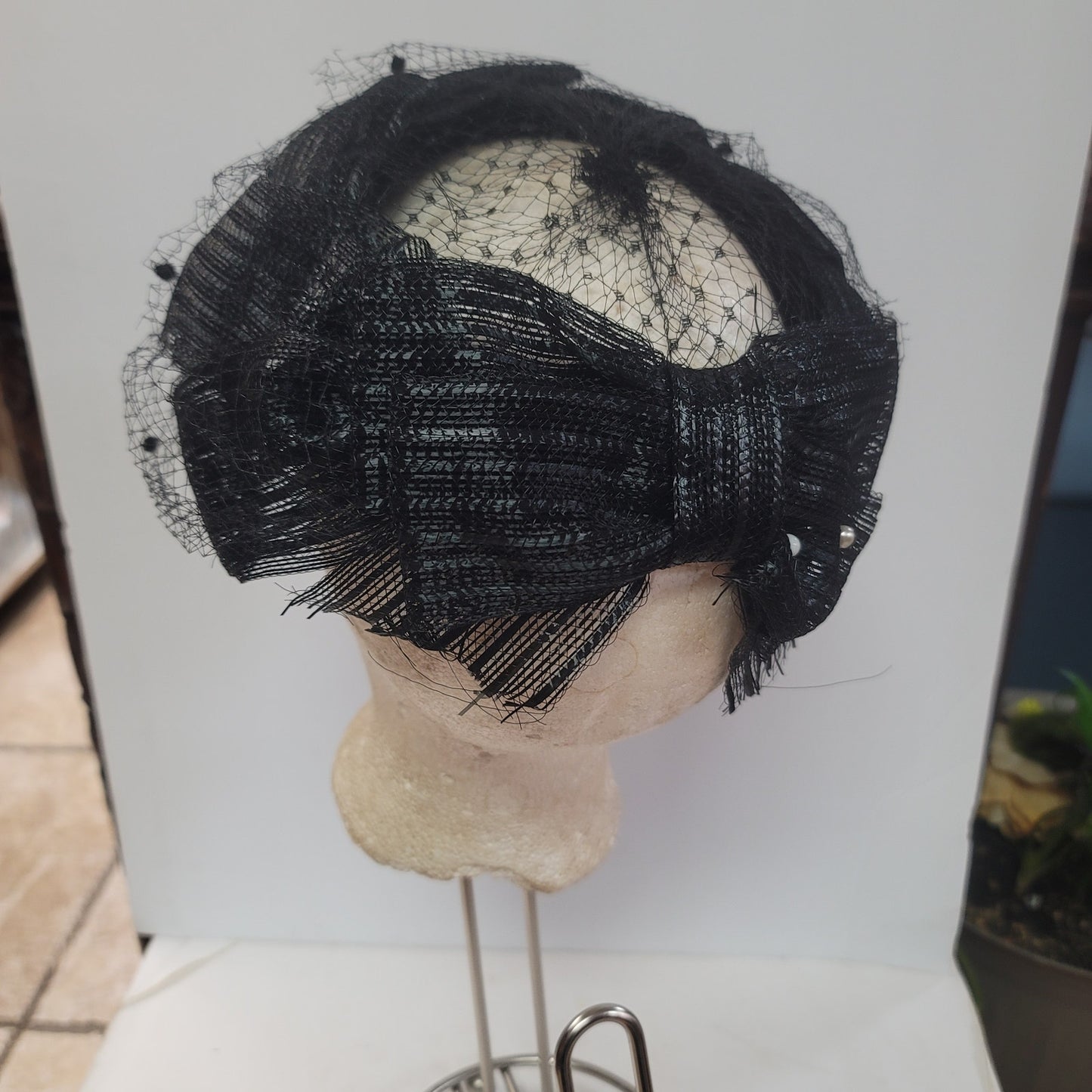 Vintage black capulet women's 1950 black hat netting union made