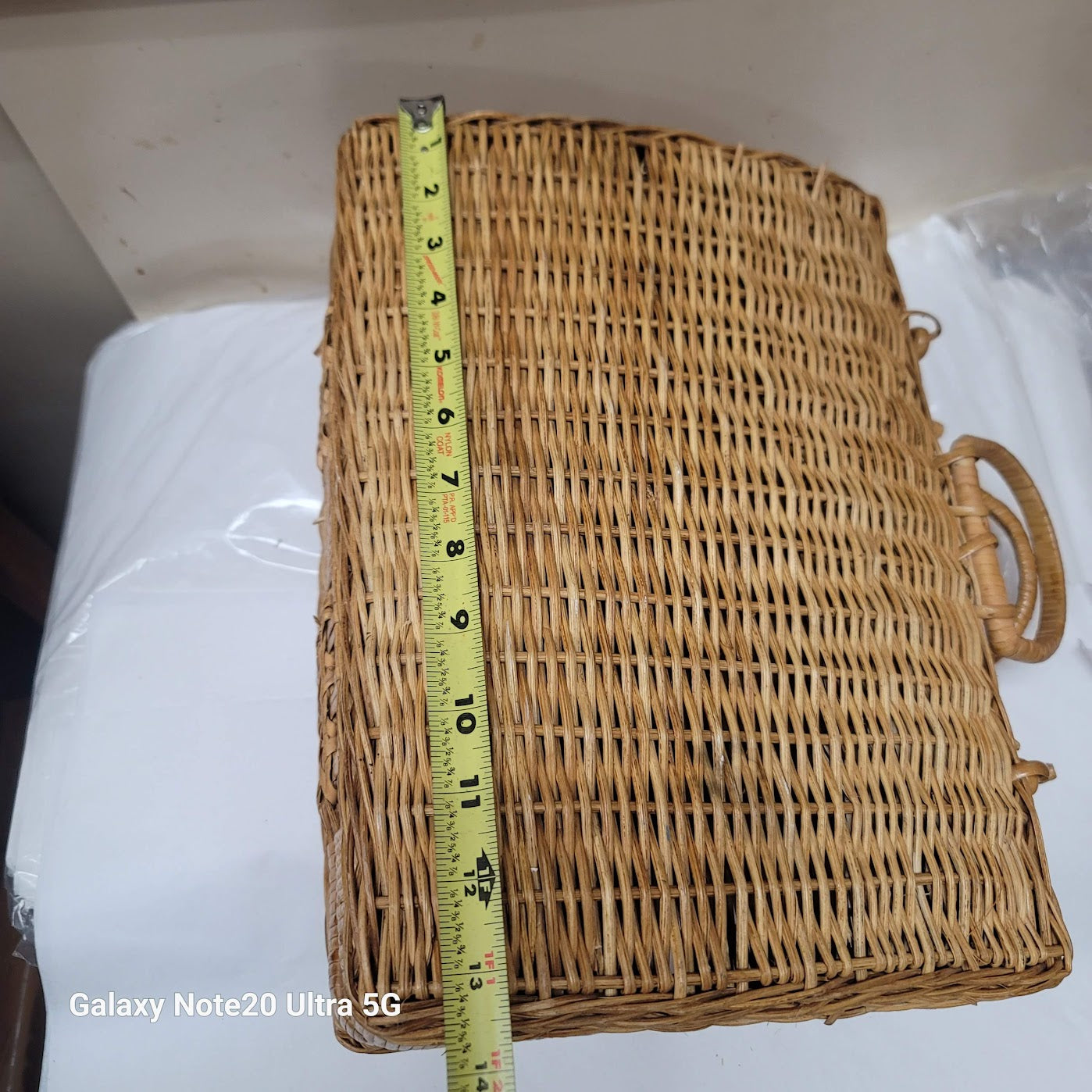 Vintage Wicker sewing basket picnic backet top handle purse