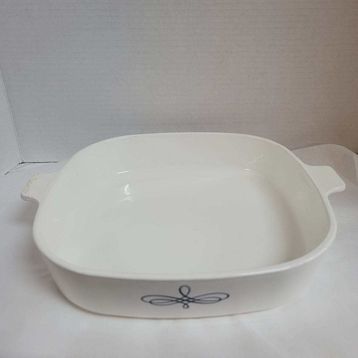 Black Trefoil P-22-ES Electromatic Skillet Dish by Corning Ware Baking Handle