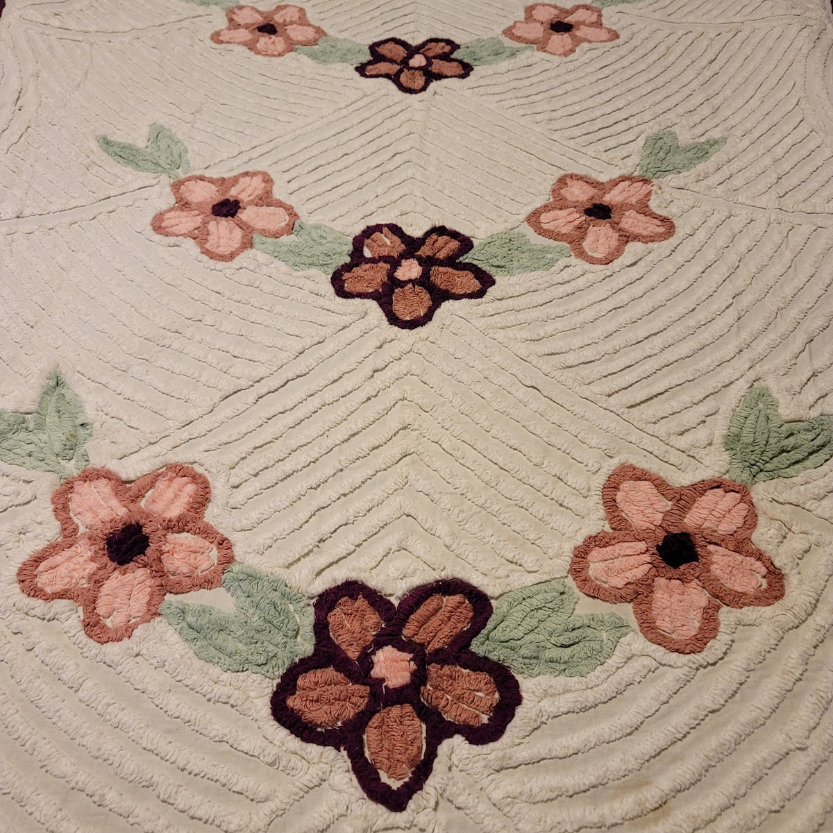 Chenille Full Bedspread Florals NEEDS REPAIR Queen cutter crafts florals flower