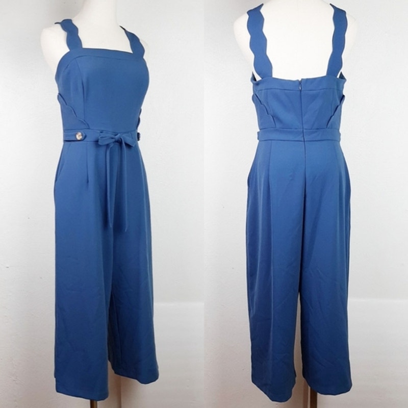Adelyn Rae Lenora Jumpsuit Crop Scallop Blue Medium NEW Sleeveless Zip Up