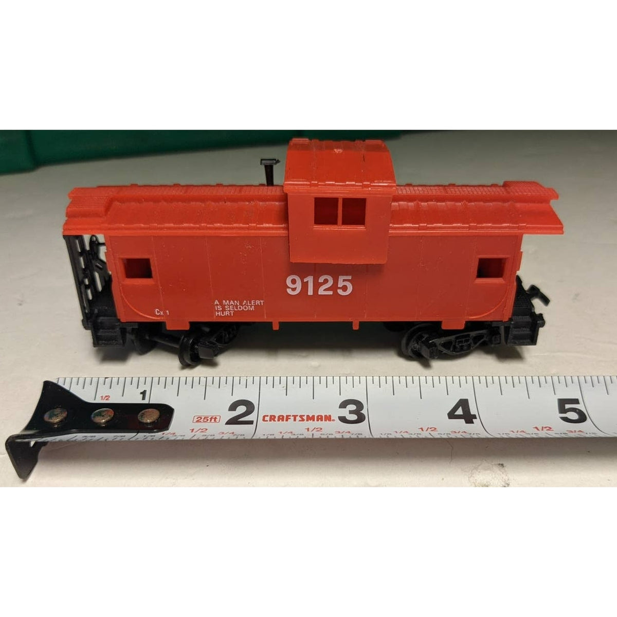 Department 56 HO Model Trains AC DC Motor Set with Miniature Railroad Decorations