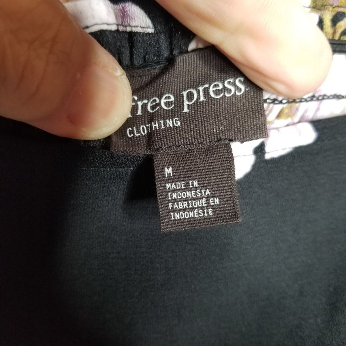 NWT Free Press Square Neck Elbow Sleeve Black Top Purple Floral Medium