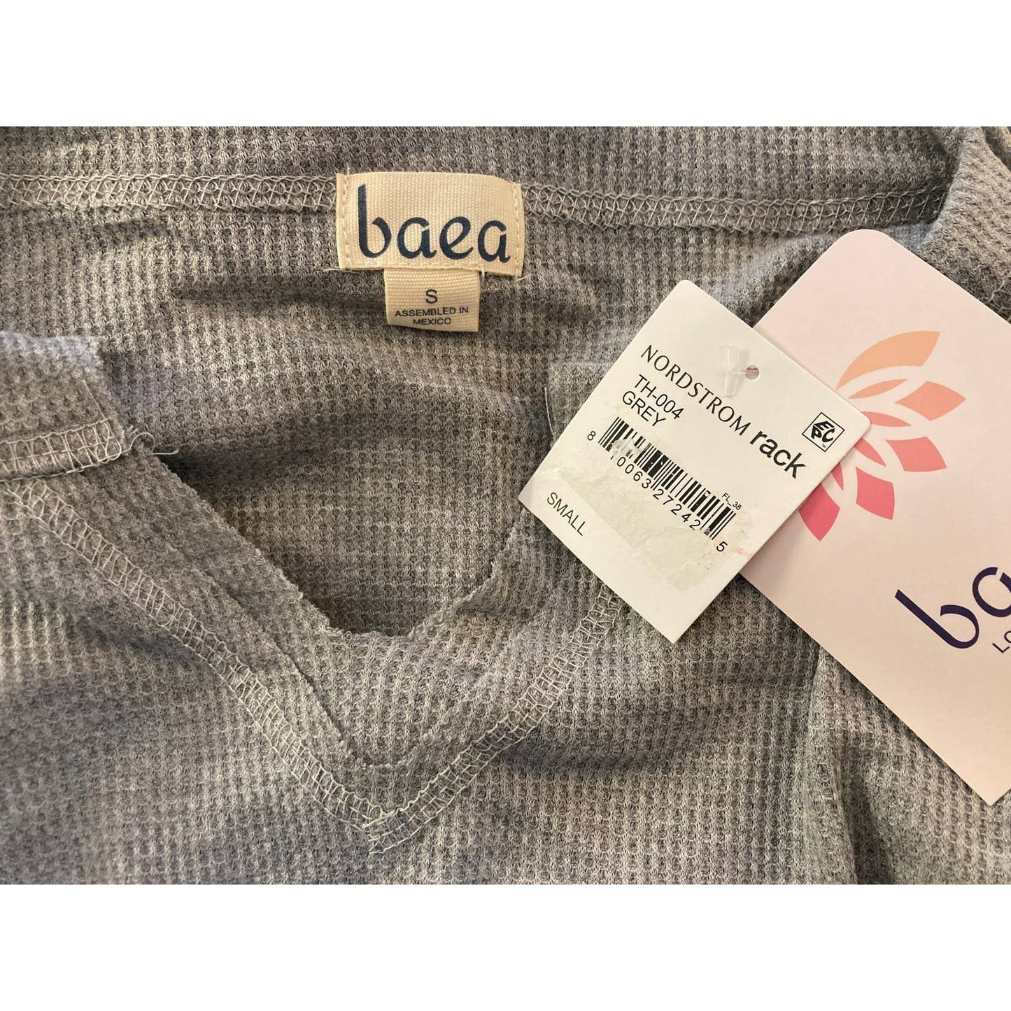 Baea Los Angeles Raw Seams Waffle Thermal Bell Sleeve Top Sz Small Grey NWT
