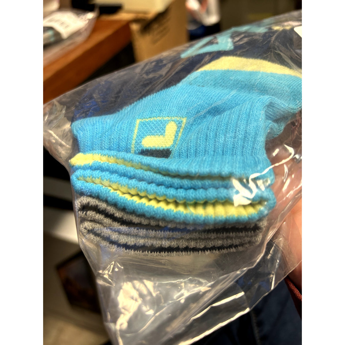 Fila NWT 2Pair Socks Shoe size 9-11 Blue Gray 2/2 Quarter Length Cotton Blend