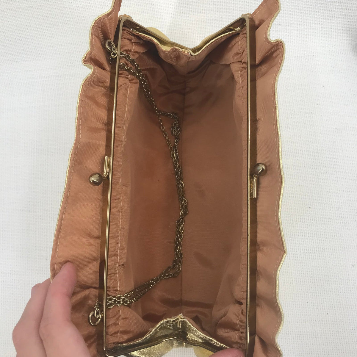 Vintage Women's Party Clutches Hand Purse Kiss Locked Gold Chain Size One