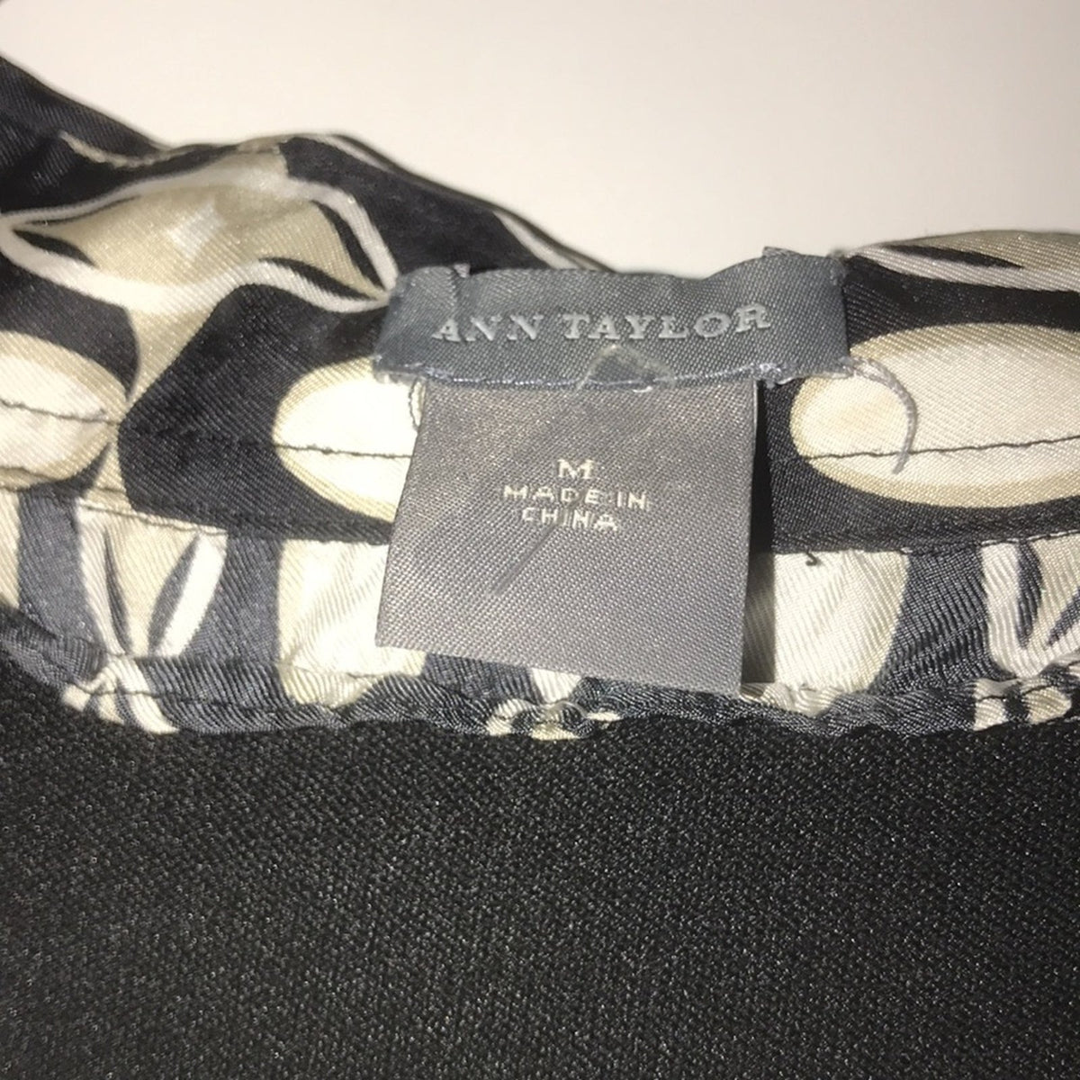 Ann Taylor NEW Black Pattern Collar Long Sleeve Medium