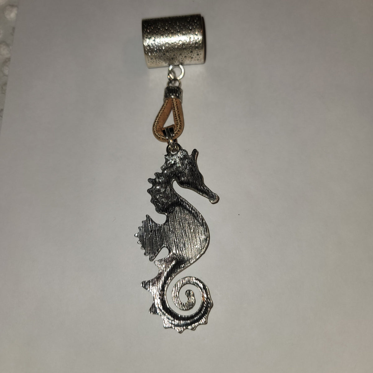 NEW silvertone Black Aged Filigree Metal Scarf Purse Slide Cork Rope SEAHORSE