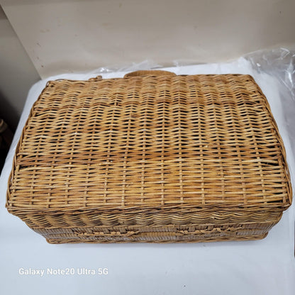 Vintage Wicker sewing basket picnic backet top handle purse
