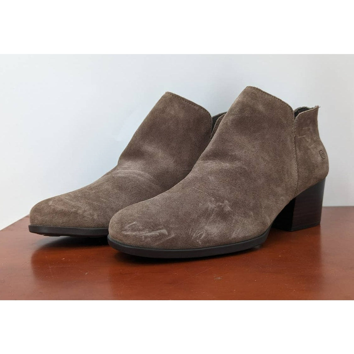 Born Shoes Womens 11M Leather Ankle Boots Scuffed Leather High Heel Brown NWOT