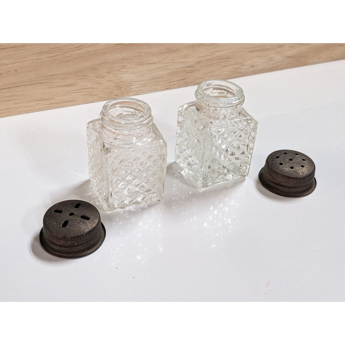 Vintage Miniature Salt and Pepper Shakers Clear Glass Silver Tone Metal Tray Set