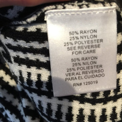 Joseph Turtle-Neck Sweater Long Sleeves Ribbed Trim Printed Black- White Size XL