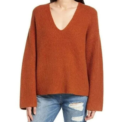 Treasure & Bond Long Flared Sleeve V-Neck Cozy Sweater Sz Medium in Rust NWT