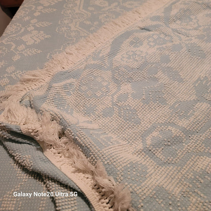 Vintage knotted MEDALLION blue white Bedspread Coverlet fringe 74" X 108" FULL