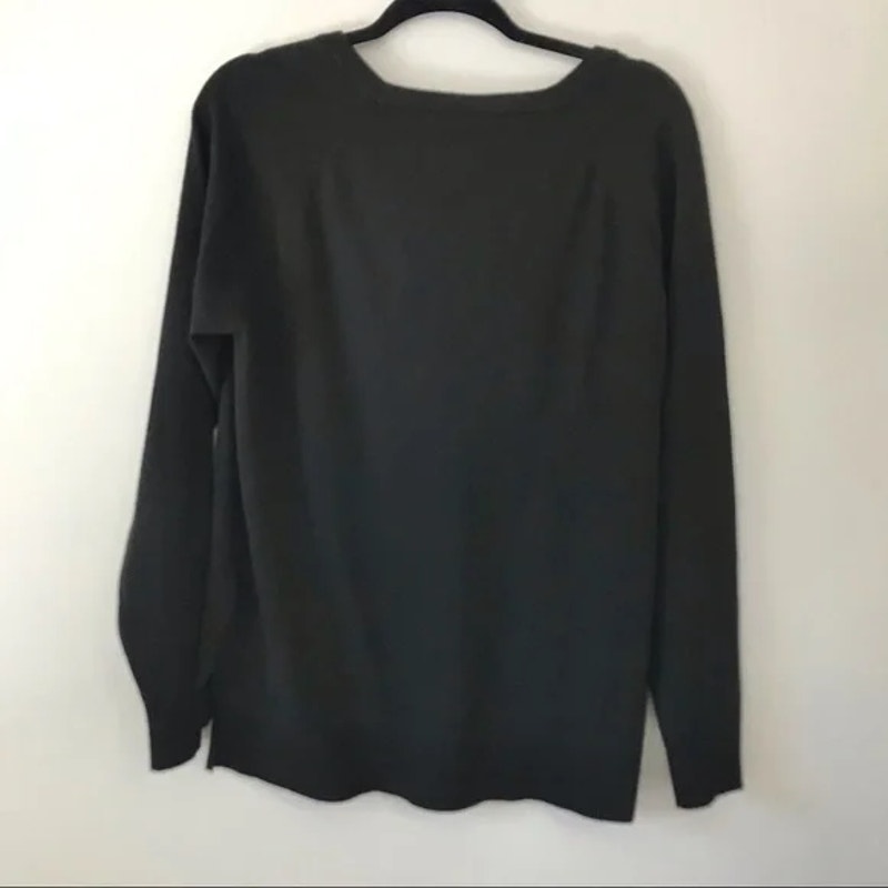 Bobeau Women's Classic V Neck Pullover Sweater Top Medium Black NWT High Low
