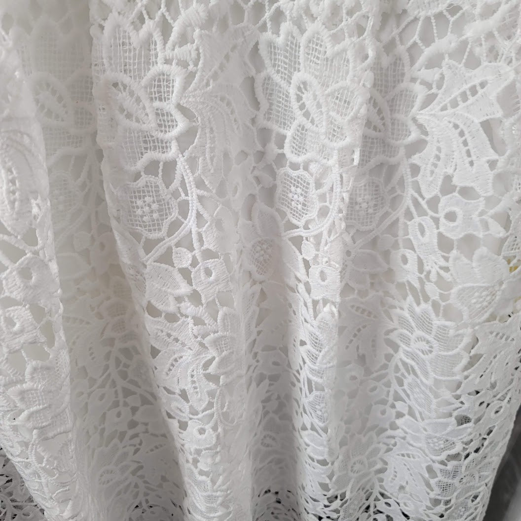ASTR Lace Dress Size X-Small Eyelet Flowers Spring Summer Favorite NEW