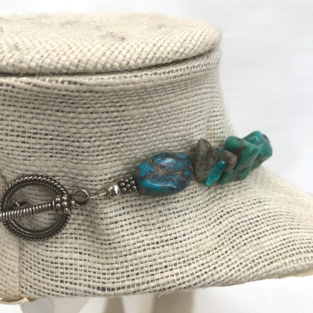 Vintage Turquoise Black Pendants & Stone Necklace Toggle Clasp single strand