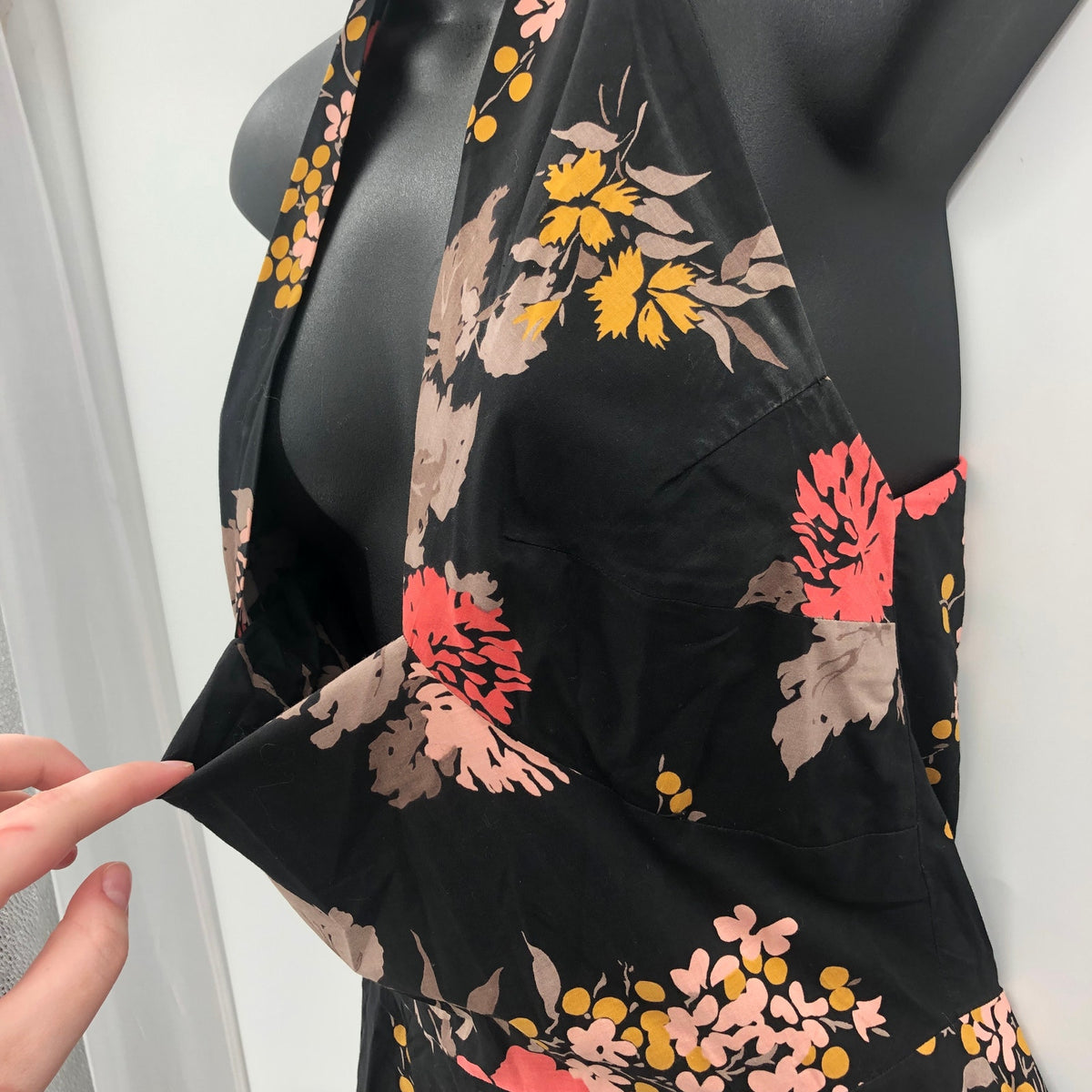 Vintage Sleeveless Belted Fit Flare Dress Halter Neck Backless Floral Circle