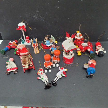 Lot 20 vintage wooden ornaments Santa Well Snowman Elves sleighs Sled Nutcracker