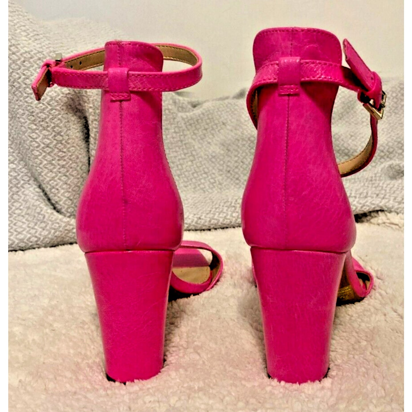 Vince Camuto Corlina Ankle Strap Block Heel Sandal Size 7M Barbie Pop Pink NWT