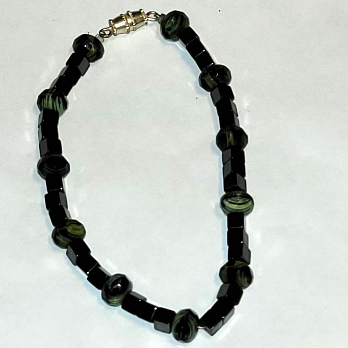 Vintage glass bead bracelet green cat ovoid black obsidian square barrel clasp
