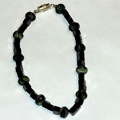 Vintage glass bead bracelet green cat ovoid black obsidian square barrel clasp