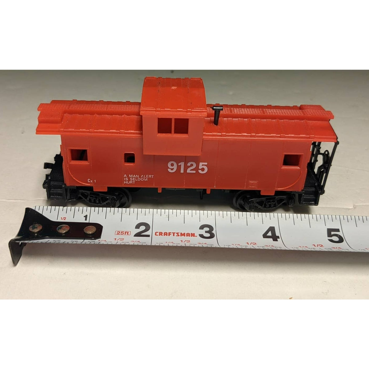 Department 56 HO Model Trains AC DC Motor Set with Miniature Railroad Decorations
