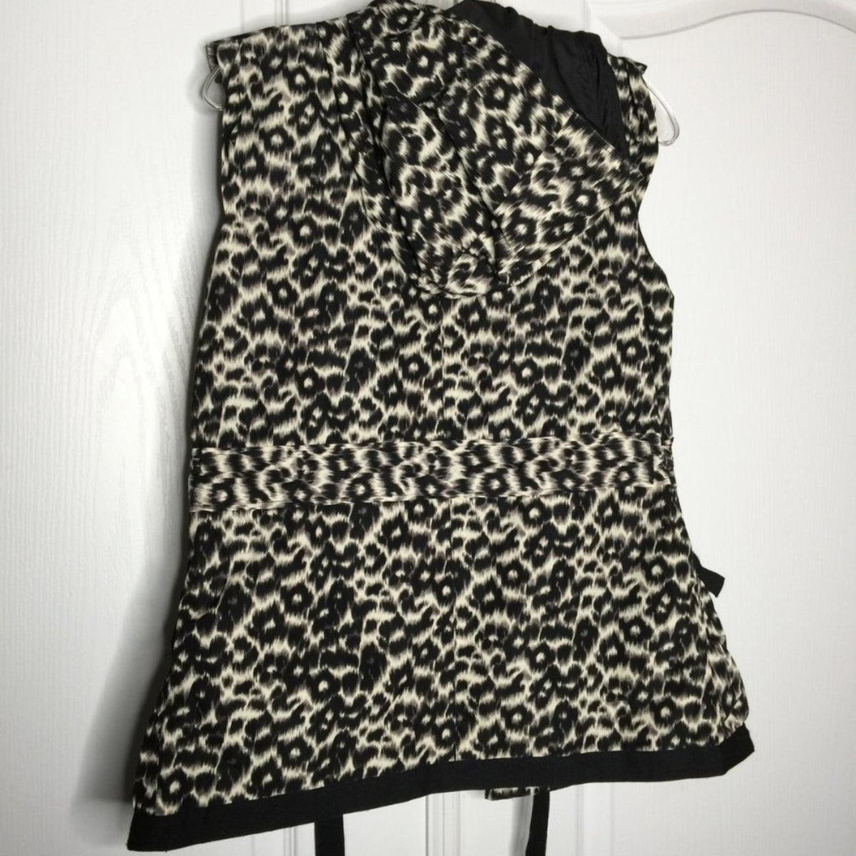 T Tahari Ruffle Hooded Tie Waist Sleeveless Vest Small animal print leopard