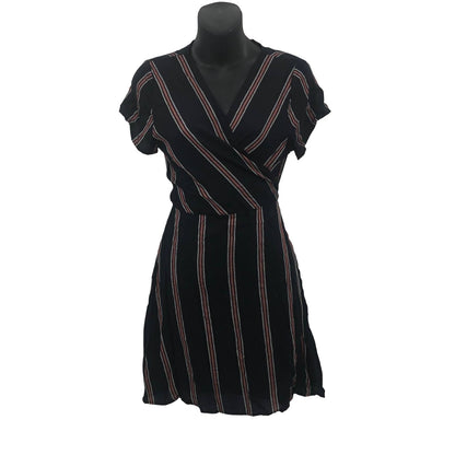 LIRA Women Short Sleeve Pullover Tie Waist Wrap Dress V-Neck Striped Black M