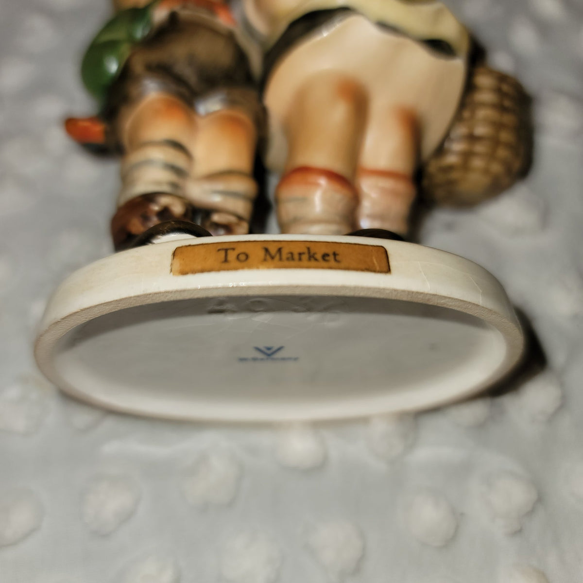 RARE MI HUMMEL #49/0 W. Germany "TO MARKET" FIGURINE TMK3 1960-72 Wine in Basket