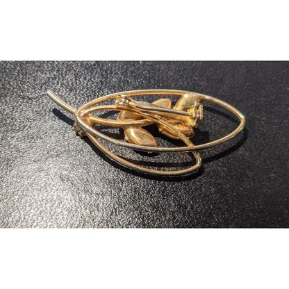 Vintage Amber Yellow Rhinestone Gold Wire Swirl Foliage Stem Brooch Pin lapel