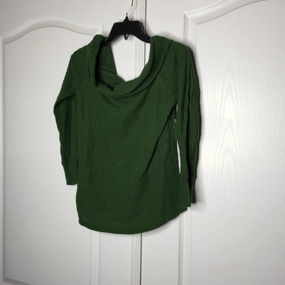 Bp. Off the Shoulder Neckline Knit Top Long Sleeves Green Pastures Medium NEW