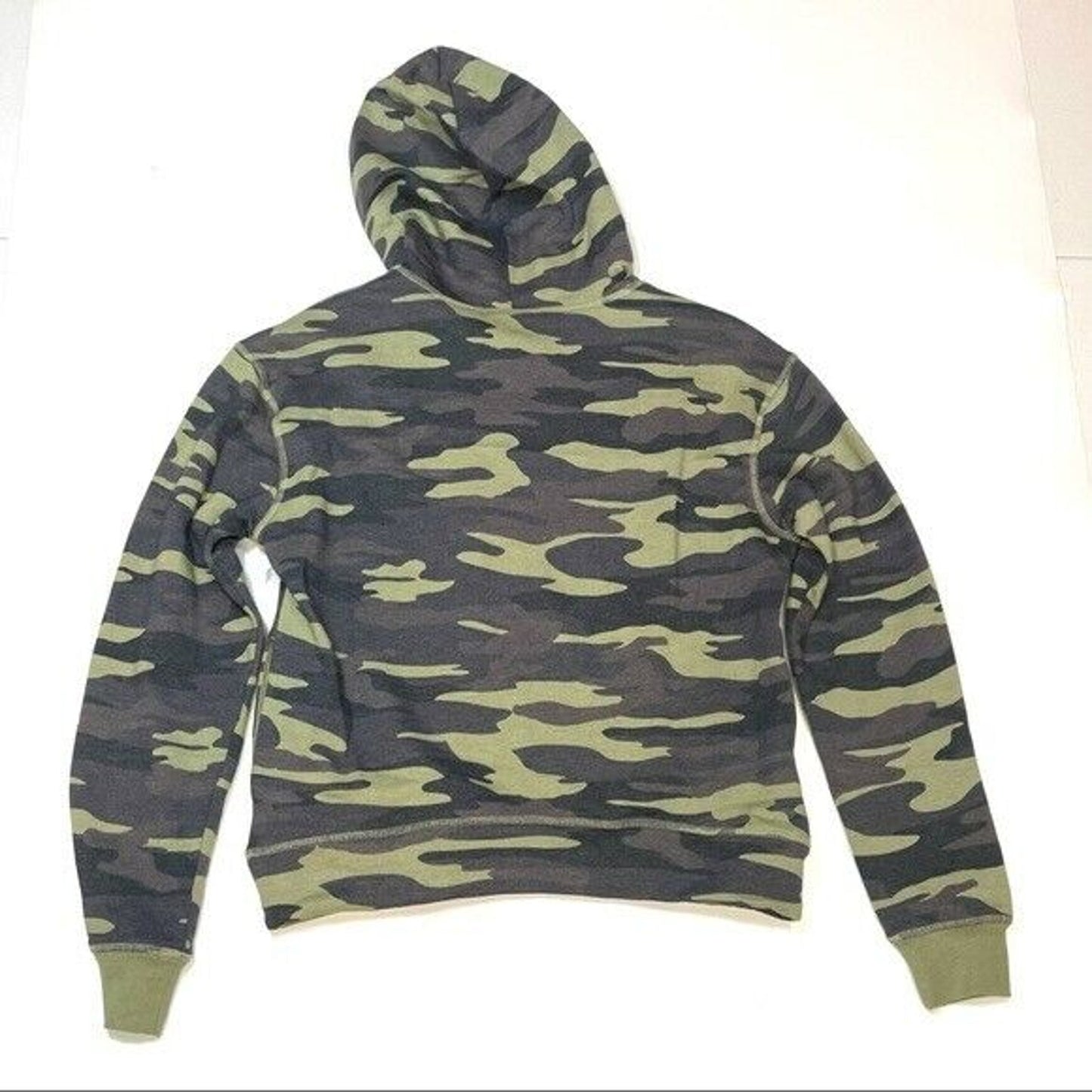 SOCIALITE Fleece Long Sleeve Pullover Hoodie Sweatshirt Sz Medium Camouflage NWT