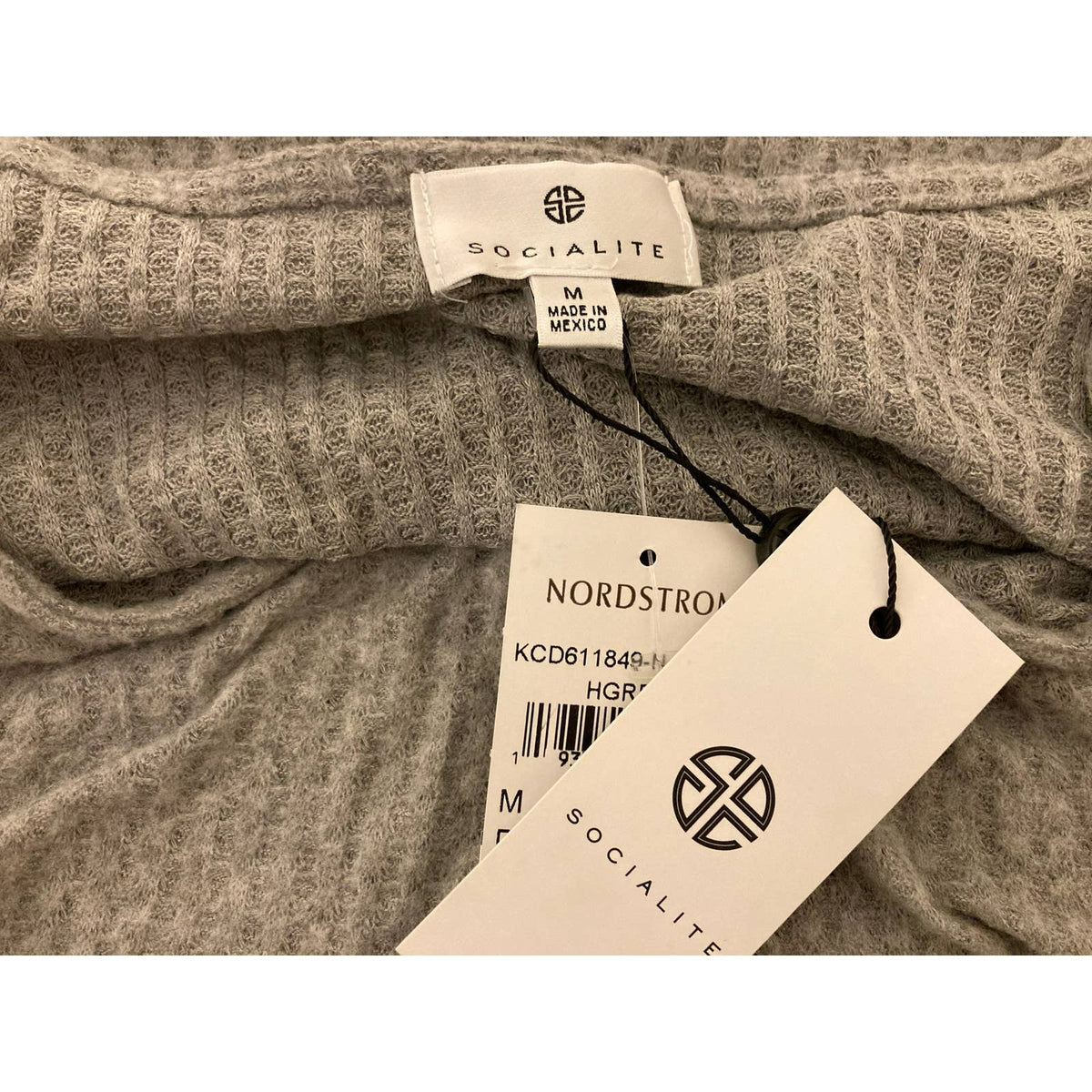 Socialite Women's Cropped Cardigan Sweater Medium Grey NWT V-Neck Long Sleeve