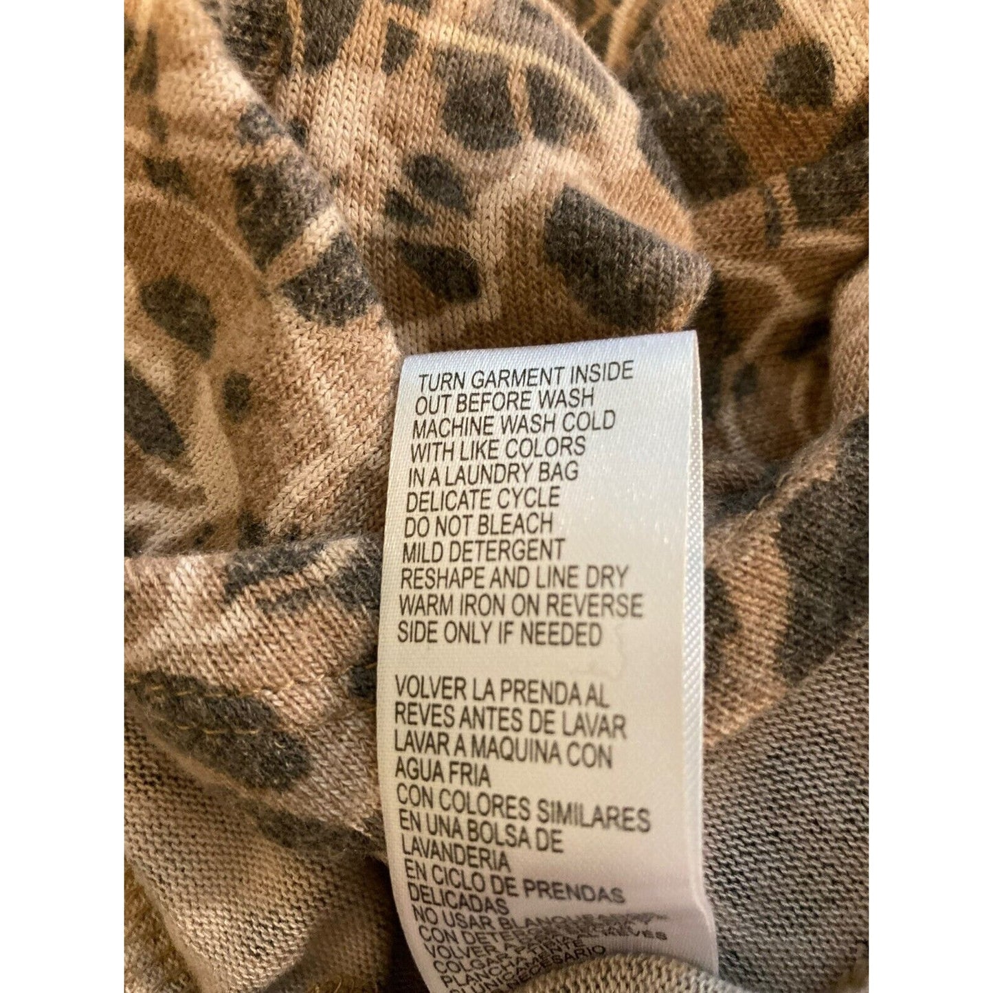 Democracy Sweater Top Twist Hem Animal Print Medium Taupe NWT Long Sleeve V-Neck