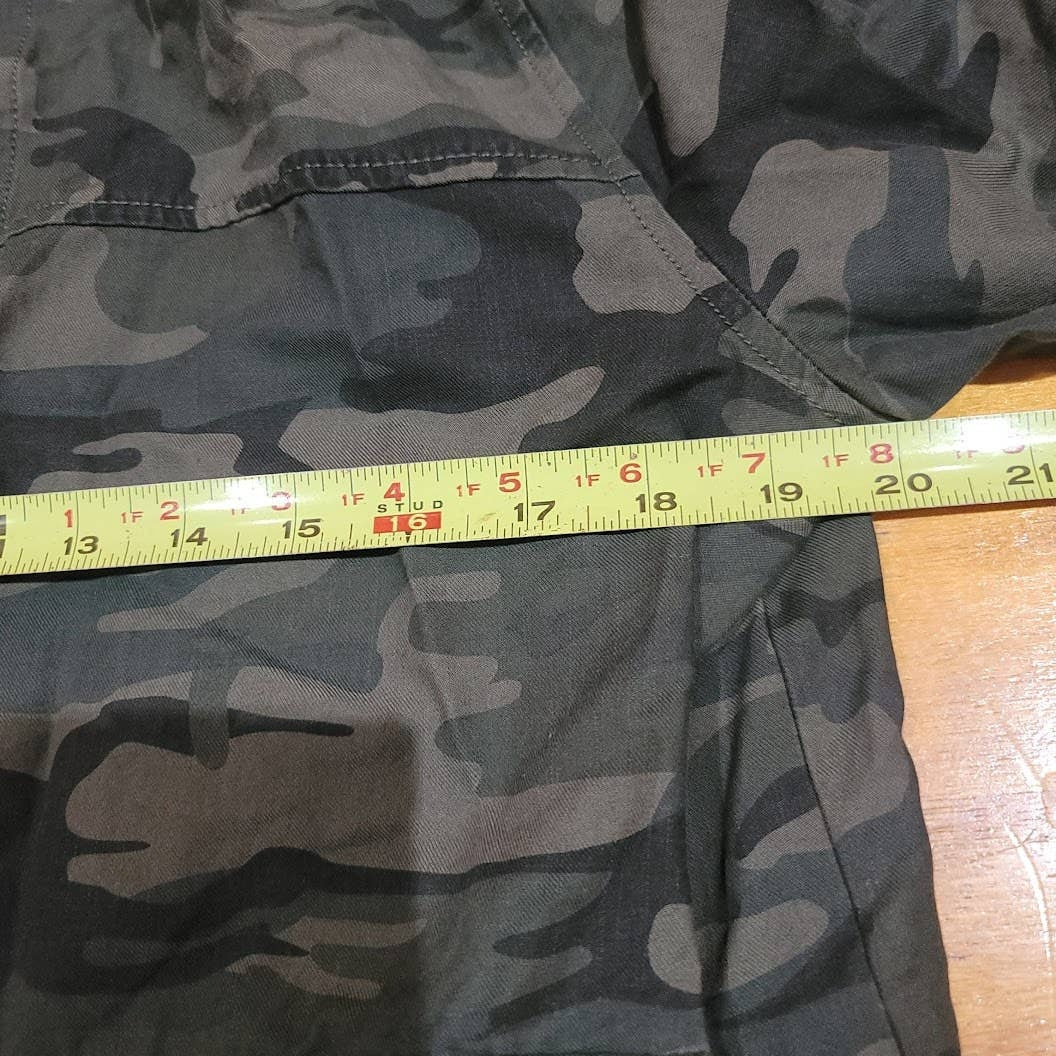 Sanctuary Camouflage Small Jacket Hoodie Jacket  Quarter Sleeve  NEW  Pockets
