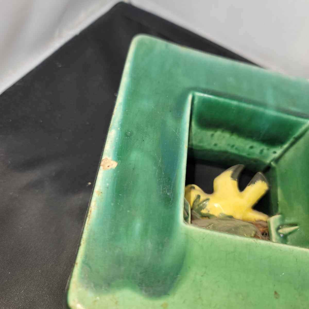 VINTAGE 1950's~60's McCoy Yellow Bird in a Box Green Vase
