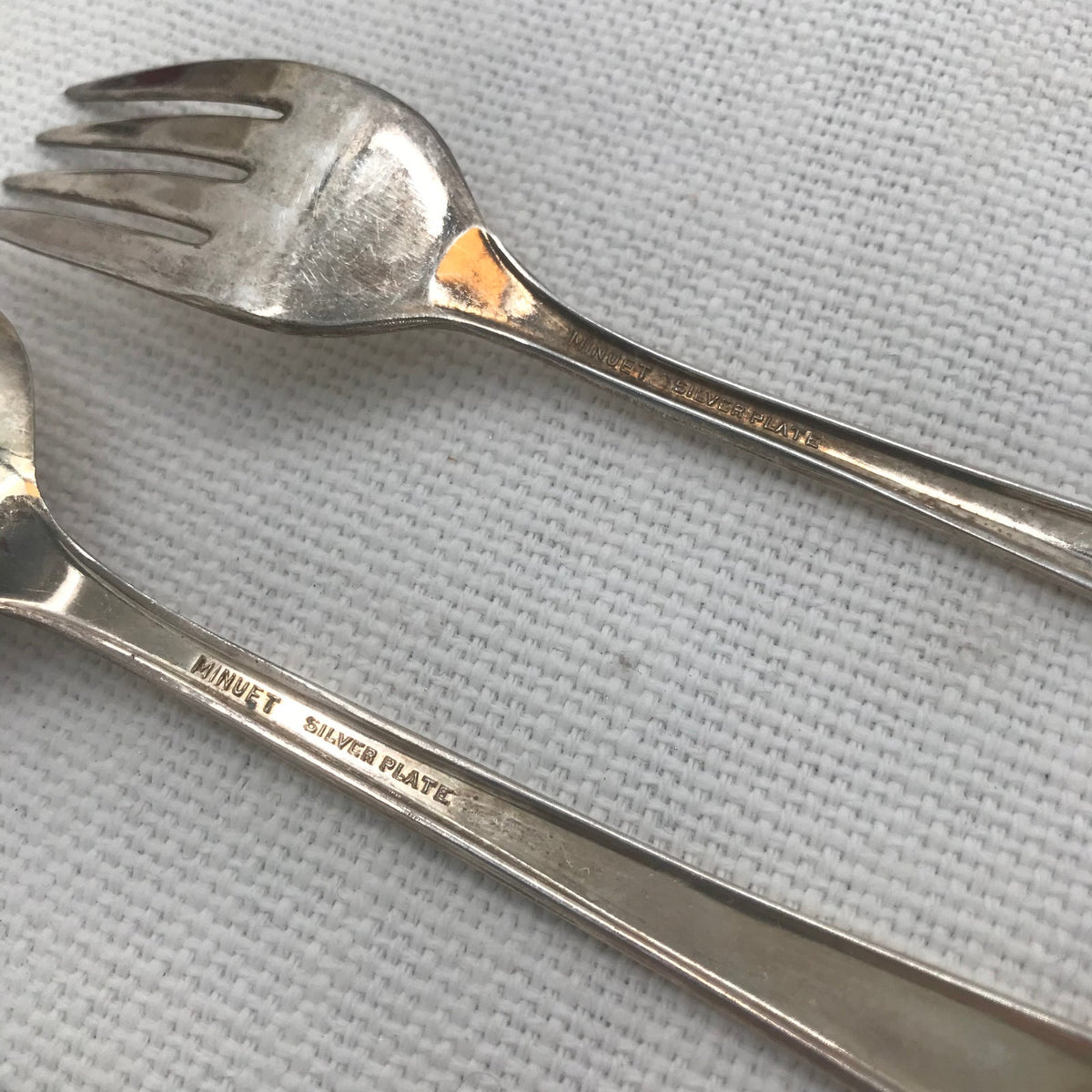 Oneida Stainless Flatware WHITTIER Spoon, Fork, Dinner Knives Set