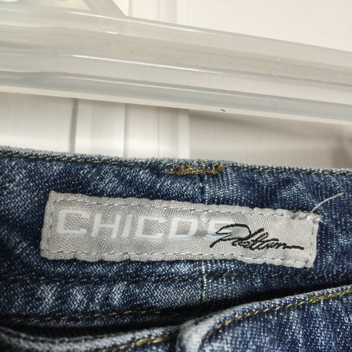 Chico's Strength Leg Jeans Mid Rise Medium Wash Denim Blue Size 1 Reg