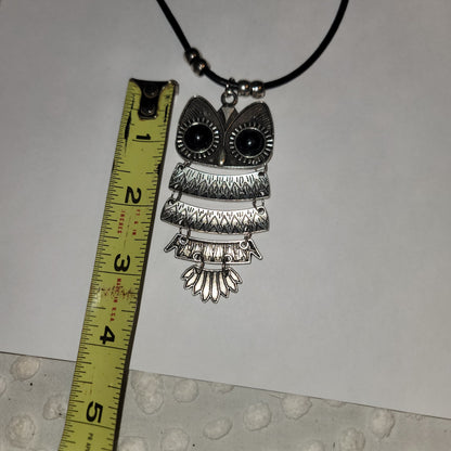 New metal black aged silvertone TIERED Big Eye Owl Necklace Vinyl Chocker Slide