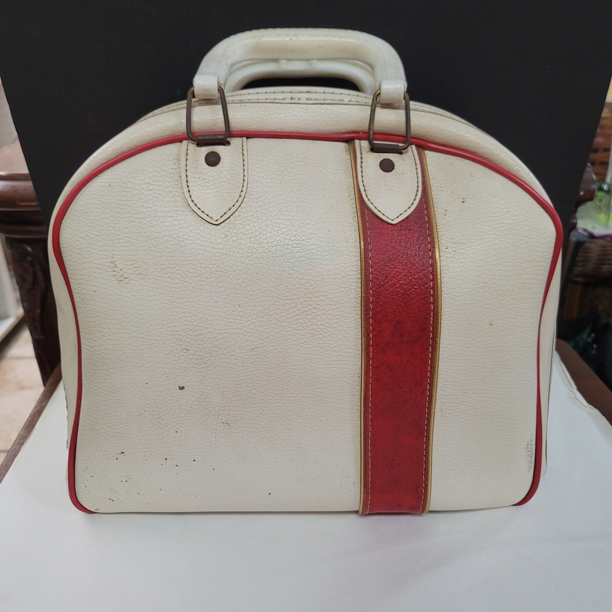 Vintage bowling bag suitcase travel White Red Purse VINTAGE Carry On Purse Tote