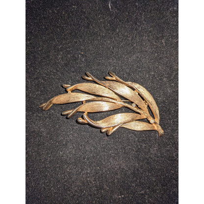 LISNER Vintage Gold Tone Leaf Branch Stem Brooch Pin Signed 60s