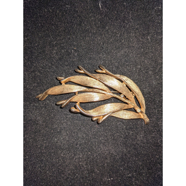 LISNER Vintage Gold Tone Leaf Branch Stem Brooch Pin Signed 60s