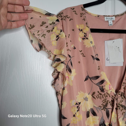 Love, Fire VNeck Large Floral Dress Flutter Sleeve Keyhole Detail Peachy Elastic