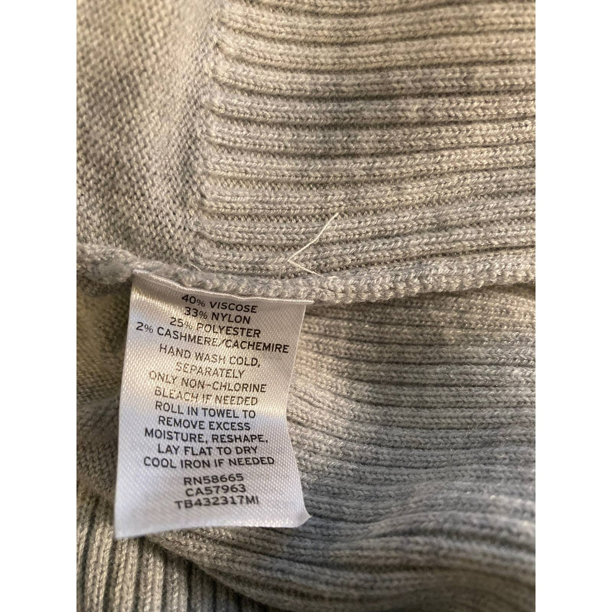 Treasure & Bond Silky Soft V Neck Sweater Extra Small GREY NWT - Cashmere Blend