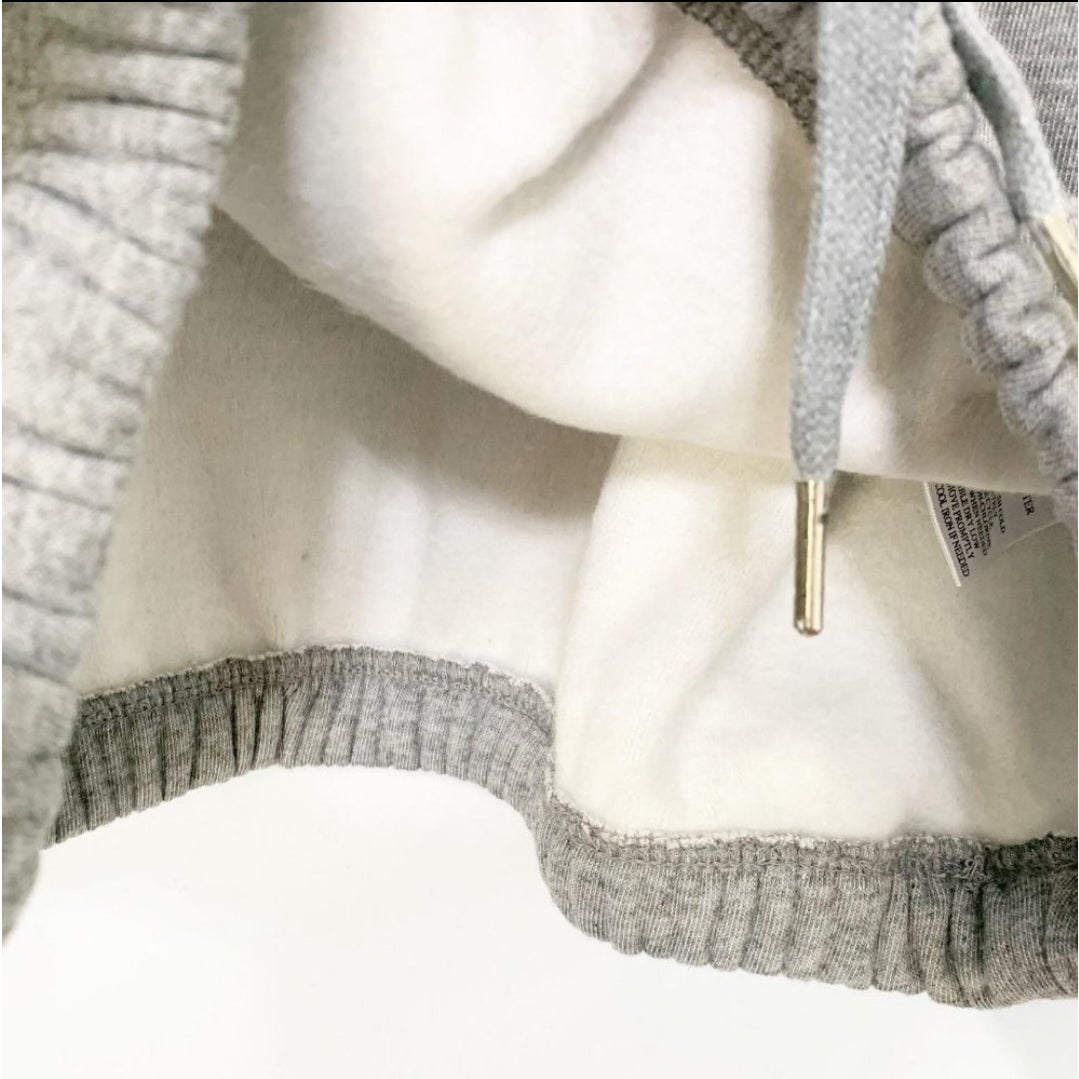 Derek Heart NWT Cropped Long Sleeve Sweatshirt Heather Grey Small